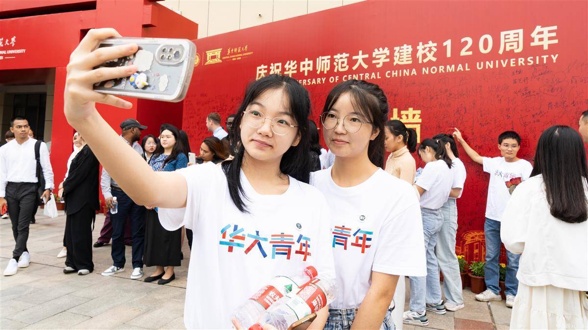img/9239529ceca86bcd45ef21e55e88c15c.jpeg